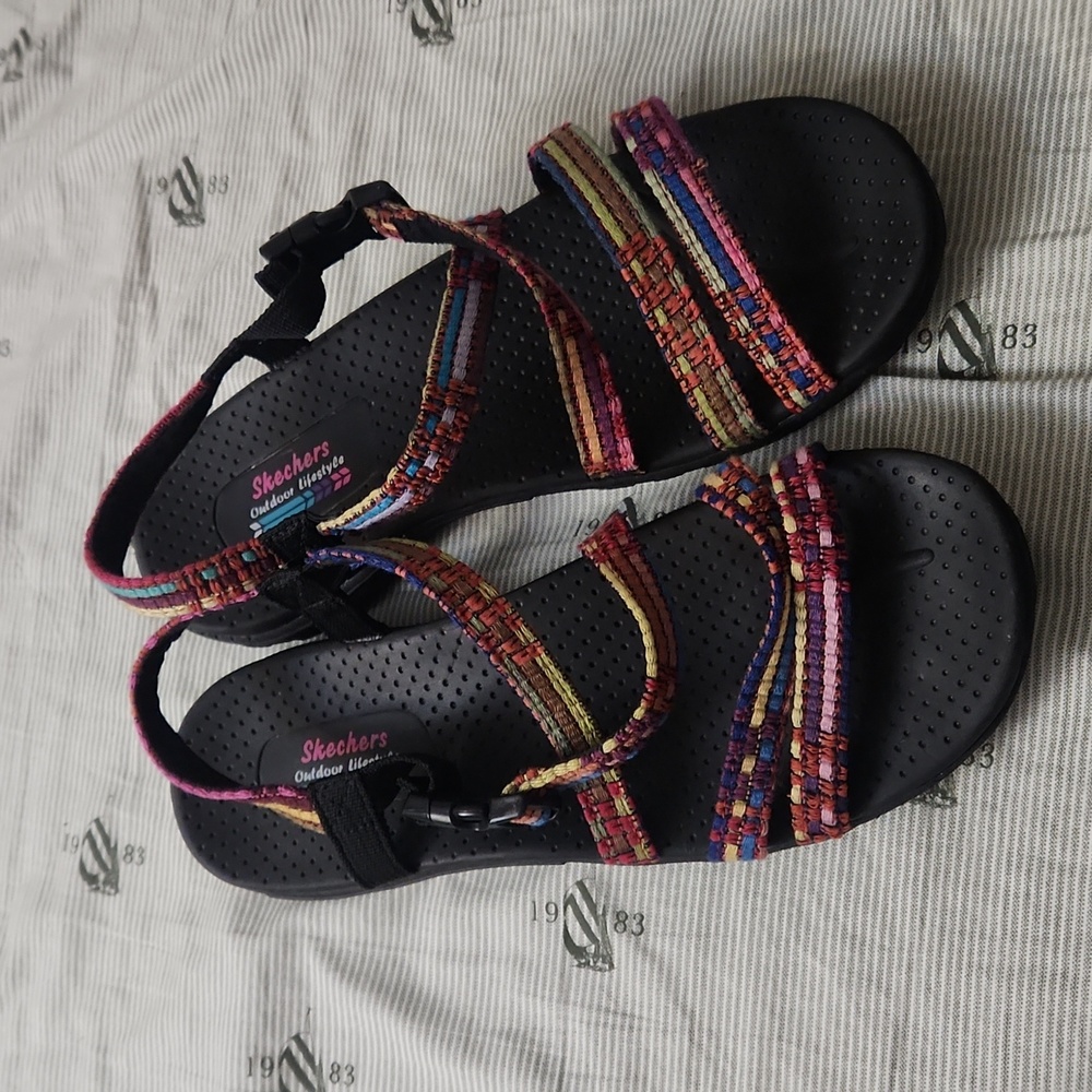 Skechers Sandels size 11
